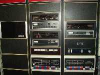 Raunalnika DEC PDP11/40 iz leta 1978 s tremi diski po 2,5MB