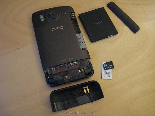 HTC Desire S znotraj.JPG