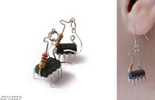 electronic_jewelry_art1.jpg