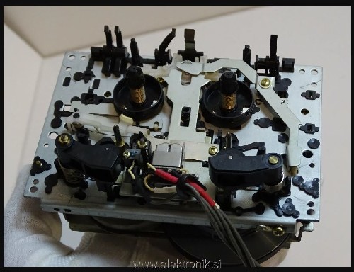 Aiwa F850 kasetar.JPG