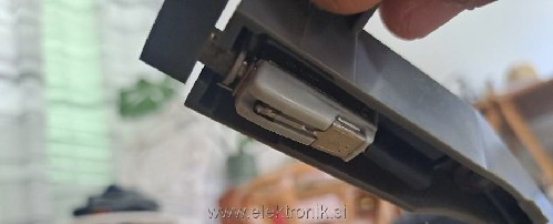 gramofon-iskra-mimi-slika-226702295.jpg