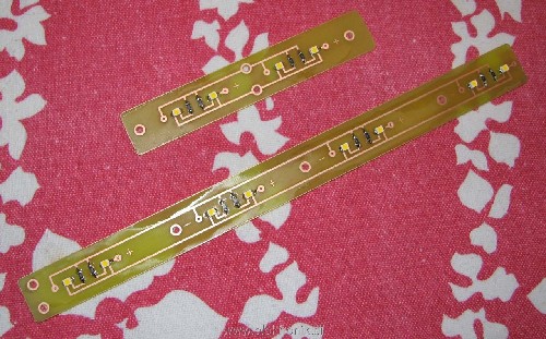 Hitachi SR-903 - LED osvetlitev skale.jpg