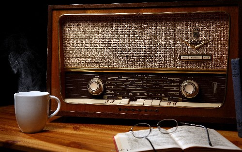 old-radio-table-book-glasses.jpg