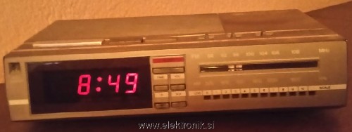 Radio Ura UR 2520.JPG