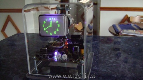 scope-crt-clock-3.jpg