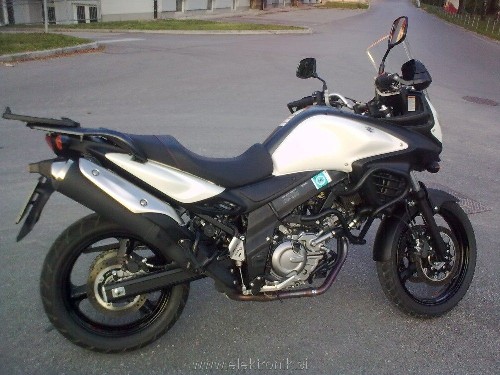 Suzuki_v-strom_650_abs.jpg