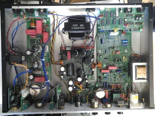 UA6176_inside_20160411.jpg