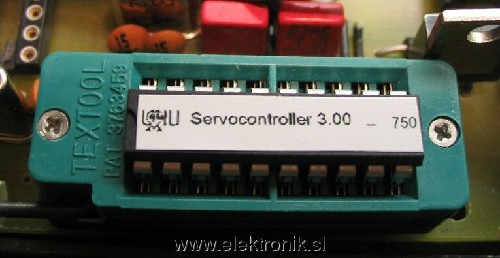 uhu750.jpg